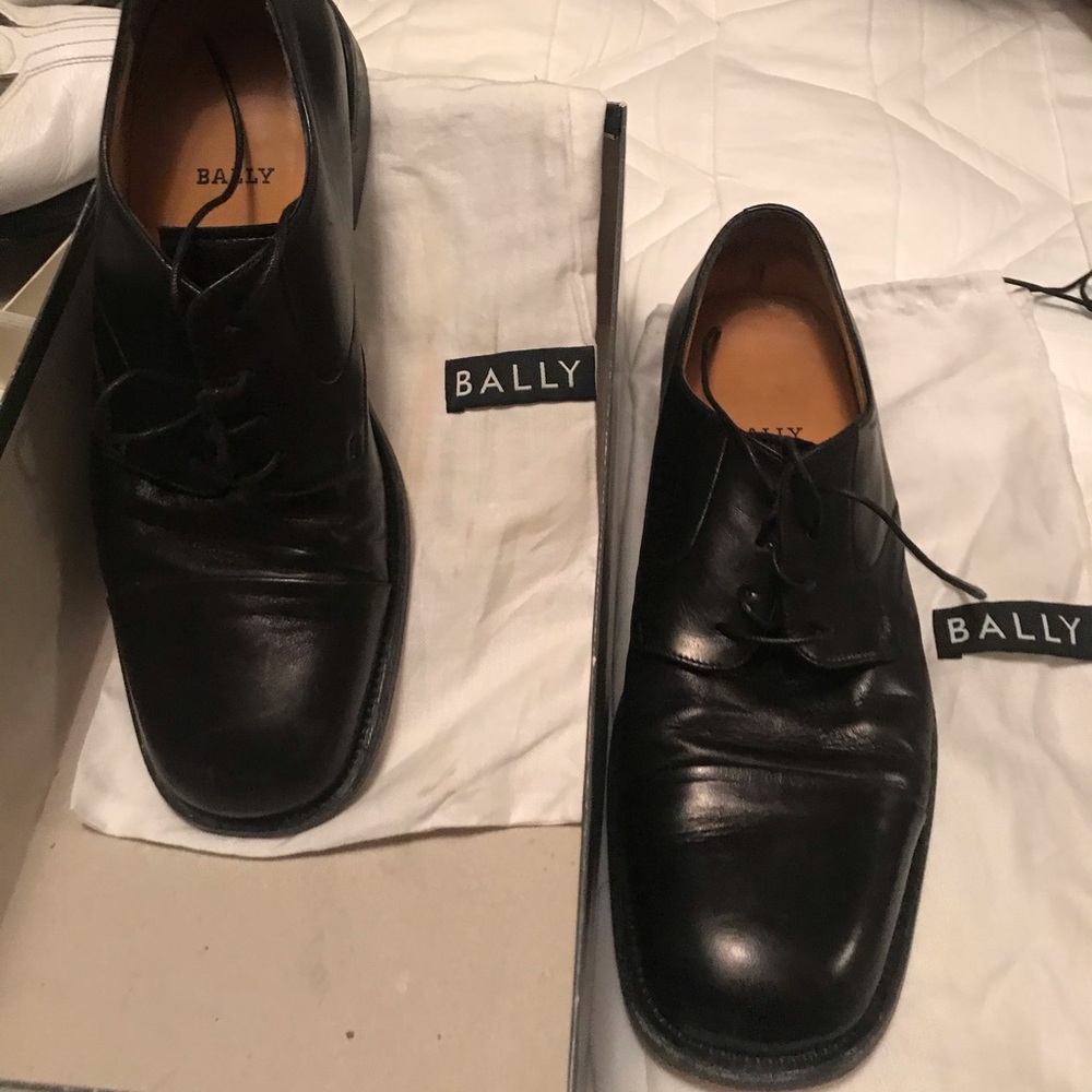 Men’s dress shoes